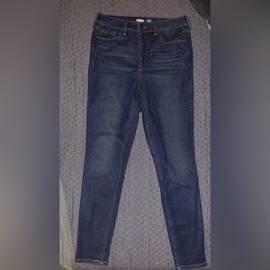 Extra High Rise Super Skinny Rockstar 360 stretch 
Blue jeans